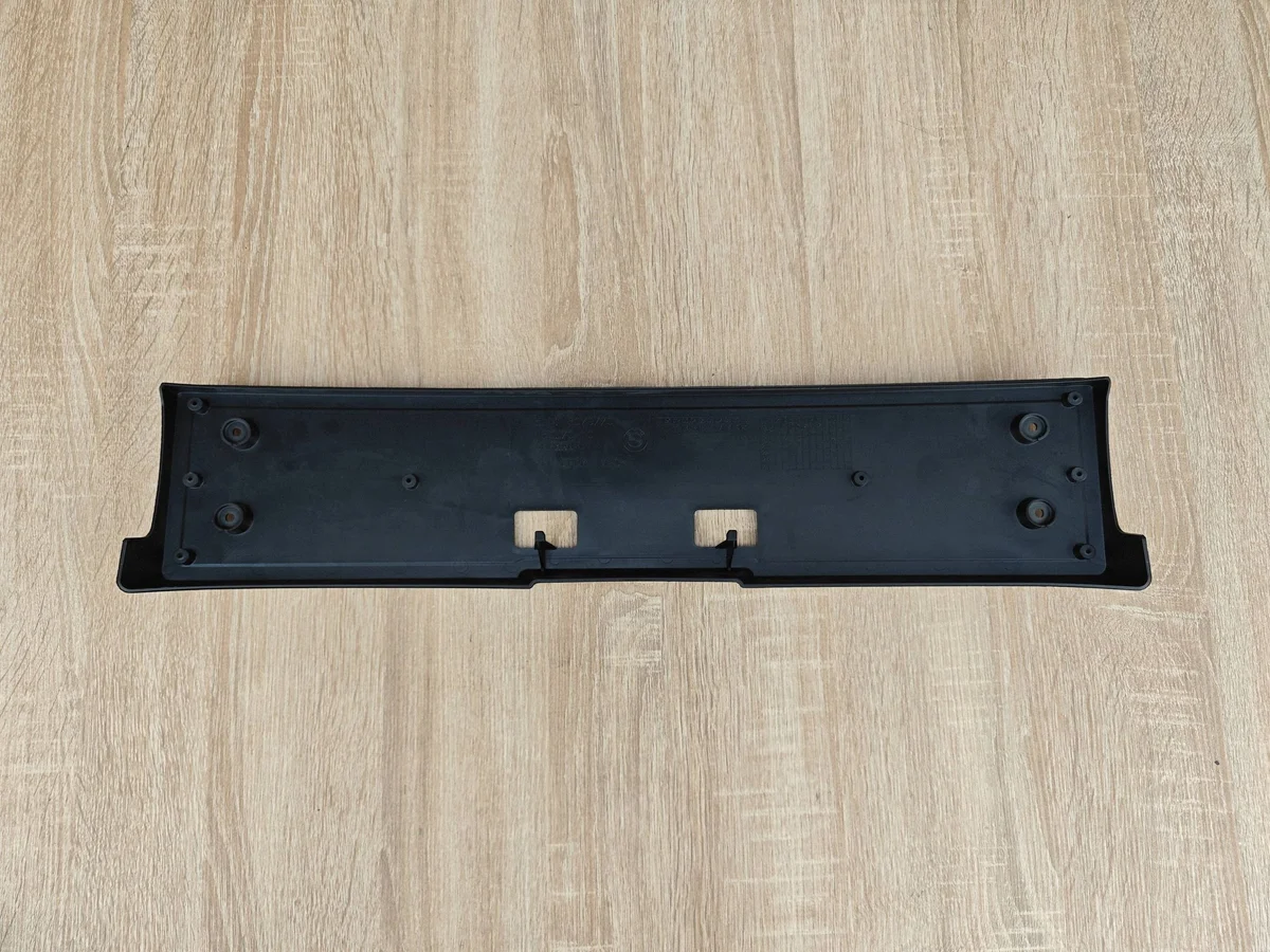 Moldura Placa BMW 8 G16 G15 G14 Usada OEM 8079770 image 5