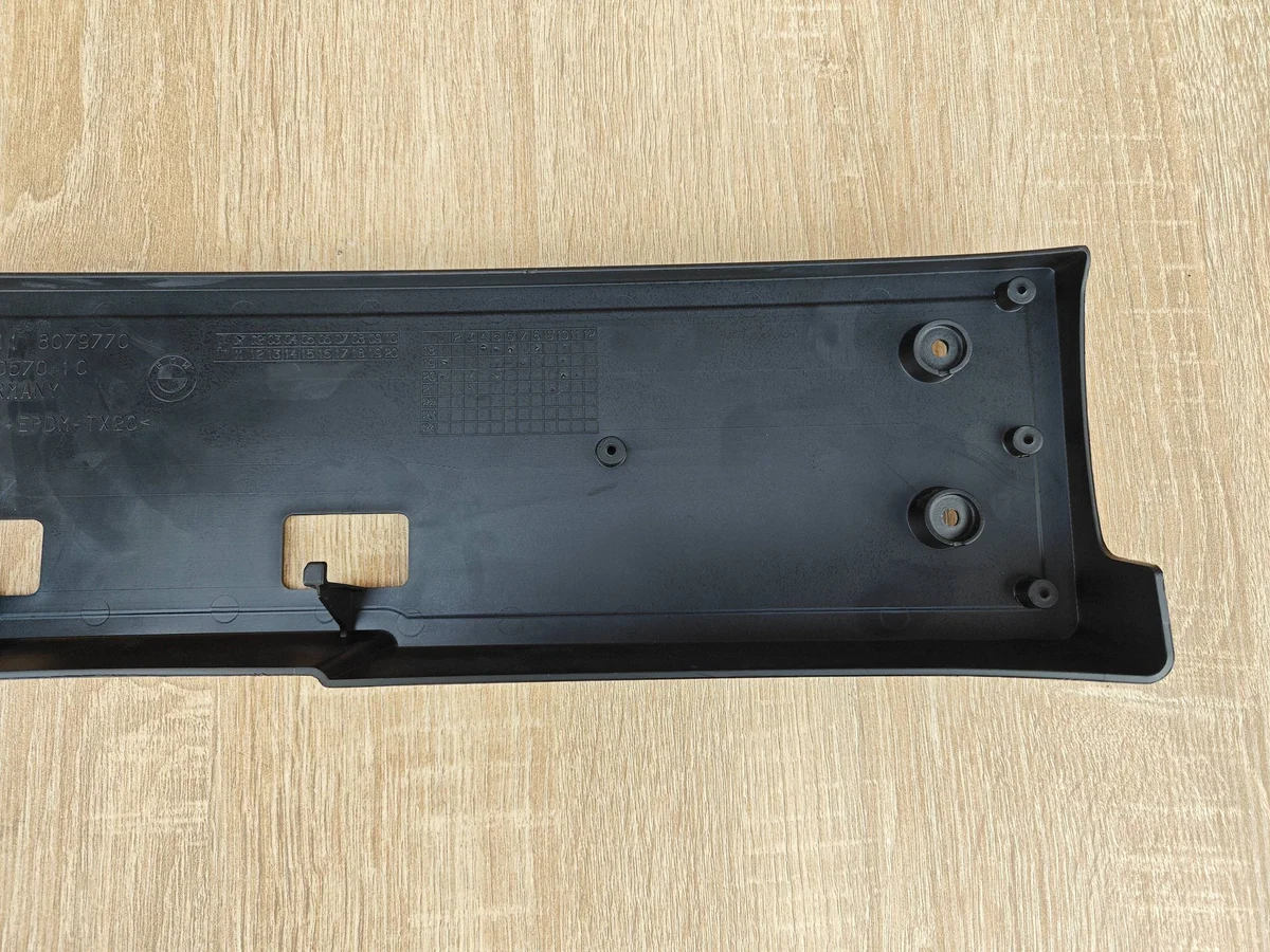 Moldura Placa BMW 8 G16 G15 G14 Usada OEM 8079770 image 6