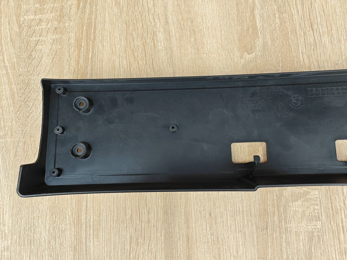 Moldura Placa BMW 8 G16 G15 G14 Usada OEM 8079770 image 7