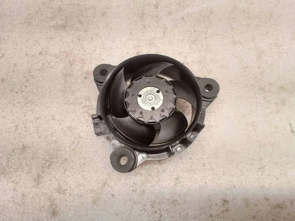 Audi A8 S8 D4 4H etu oikea osa 62960070