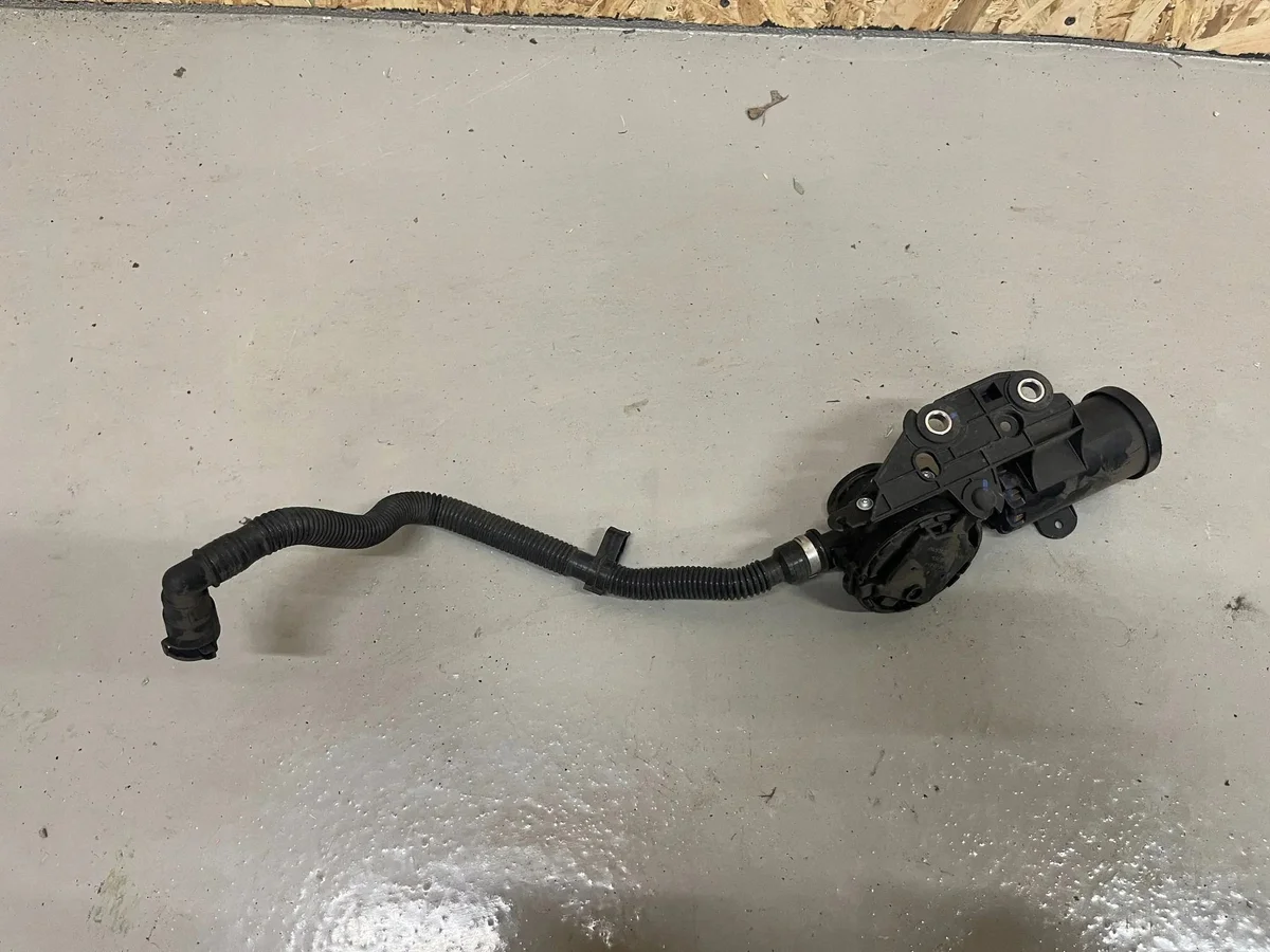 BMW X1 U11 2022 Kraftstoffbehälterfilter 7447496 image 4