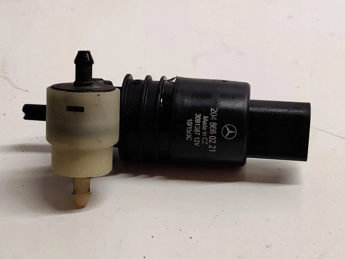 Scheibenwaschpumpe Mercedes W204 W212 W245