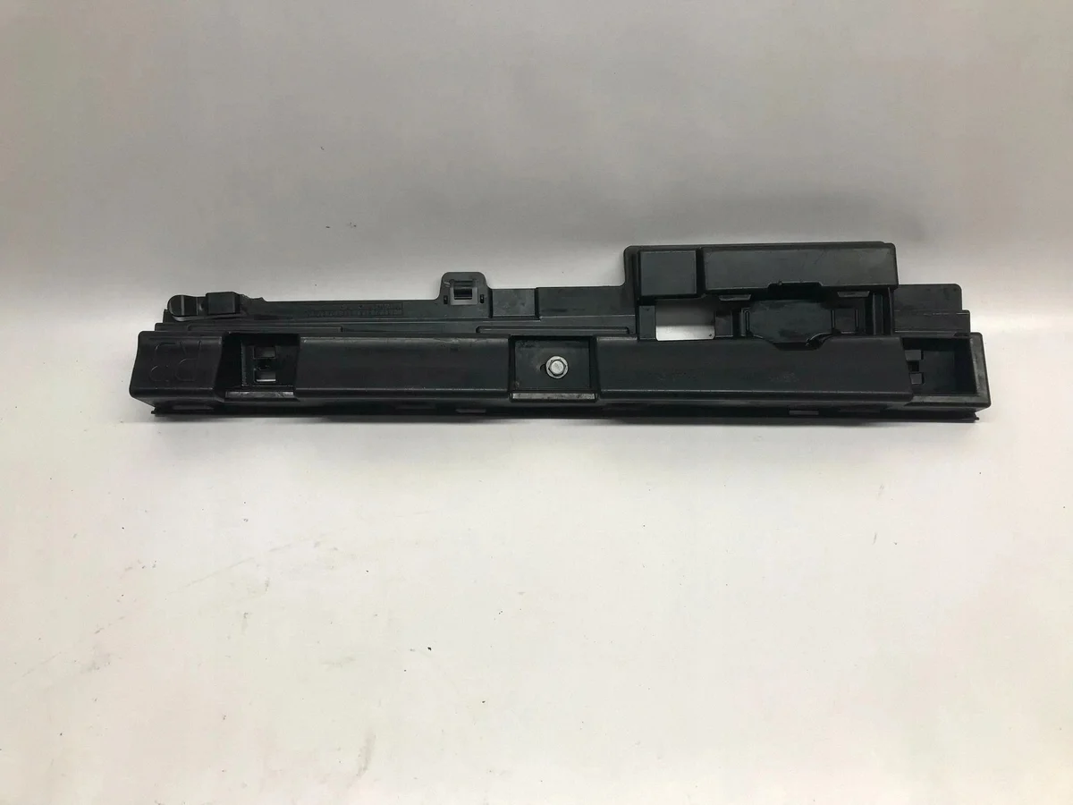 BMW 3 F30 F31 F35 Rocker Panel Trim Clip Used