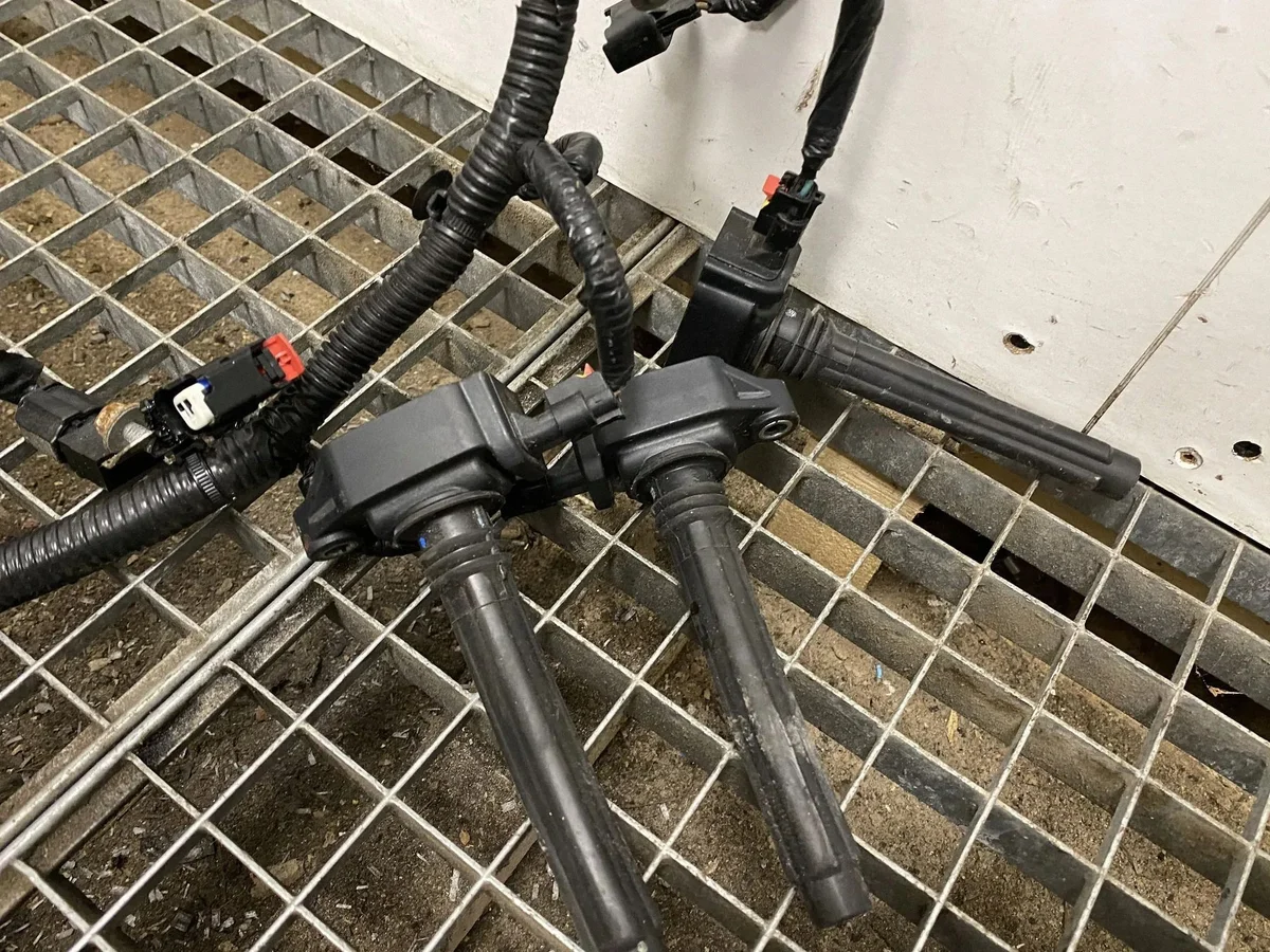 Dodge Challenger Ignition Coil 88964099 Used