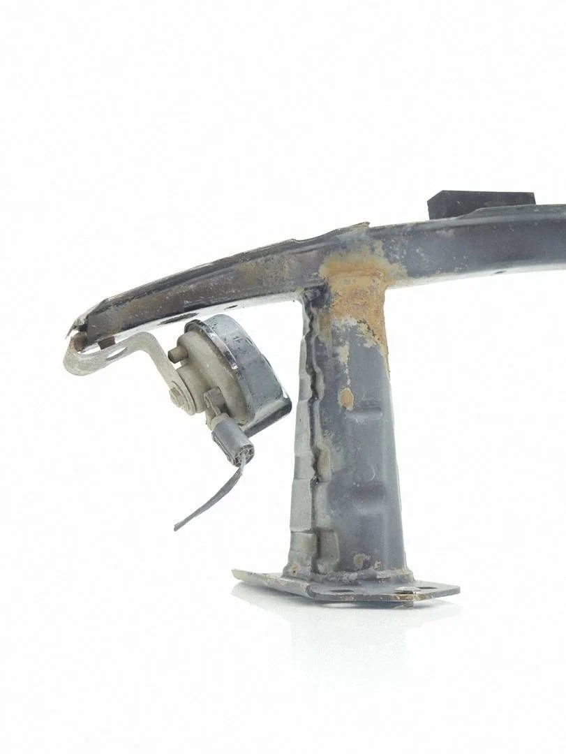 BMW 1 E88 Cabrio Coupe Bumper Balk image 6