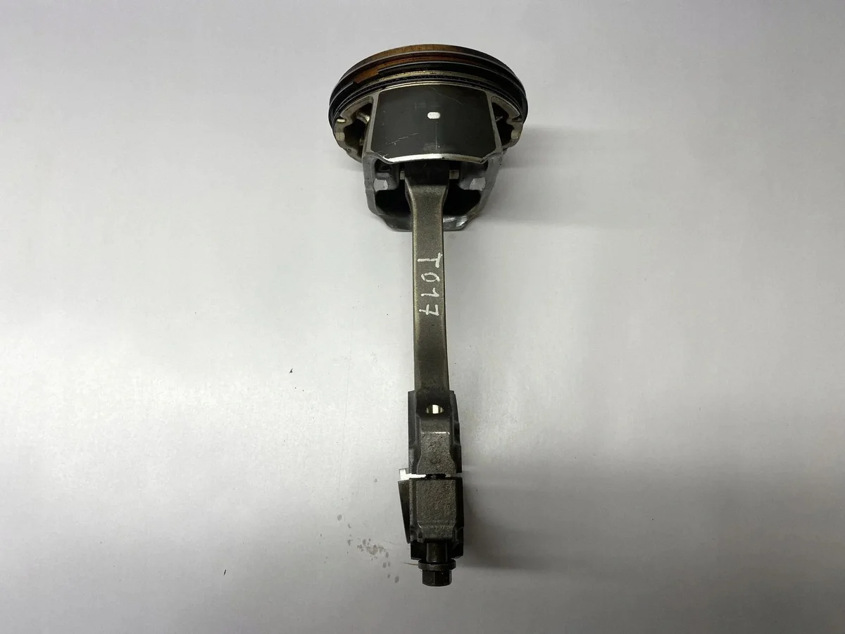 Piston moteur Ford Mustang V 3.7 image 4