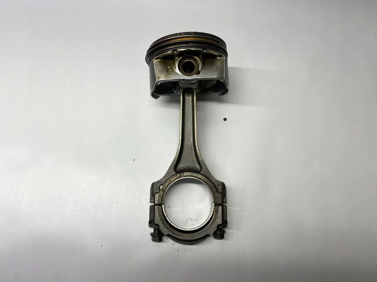 Piston moteur Ford Mustang V 3.7 image 5