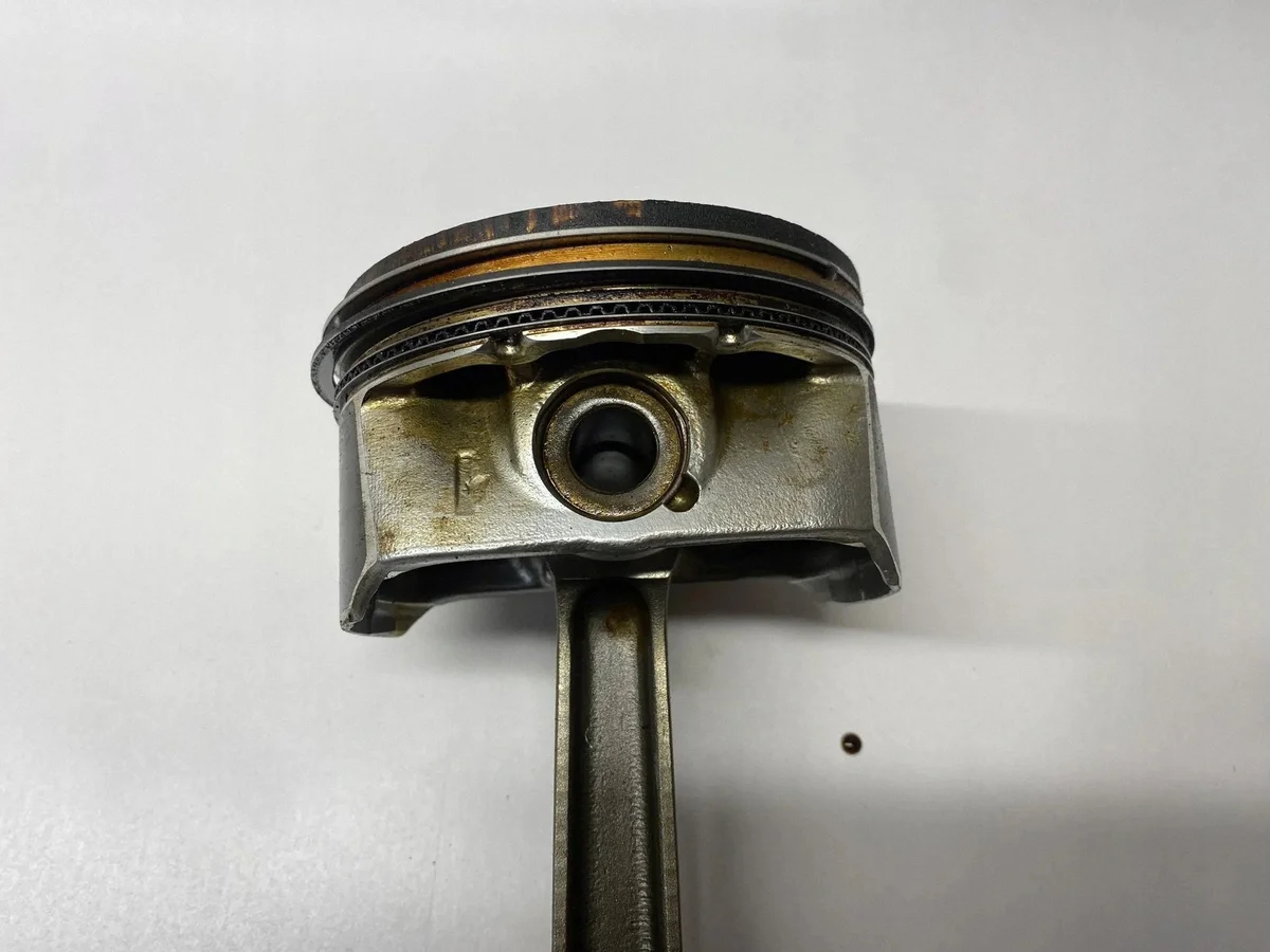 Piston moteur Ford Mustang V 3.7 image 6