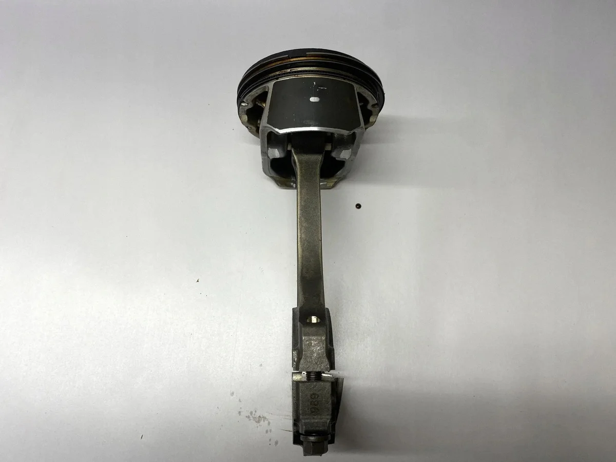 Piston moteur Ford Mustang V 3.7 image 8