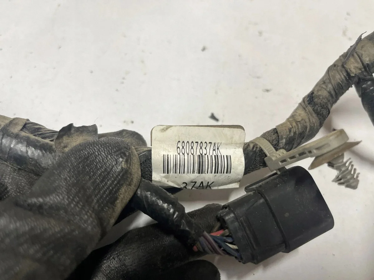Faisceau injecteurs Dodge Ram 1500 68087837AK image 9
