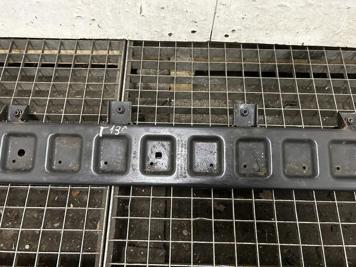Land Rover Discovery Sport Halterung vorne image 3