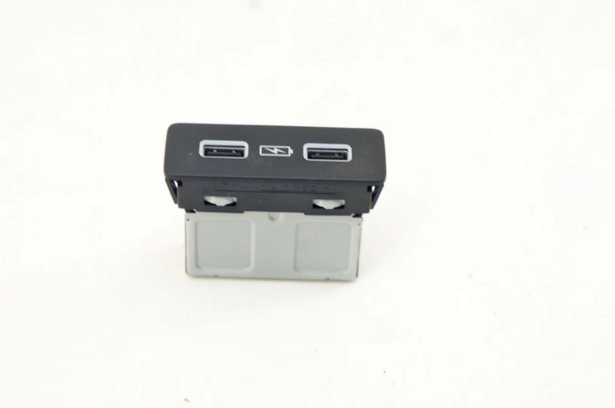 Honda Civic XI USB-Anschluss Buchse 8A350-T20-A010-M1 image 3
