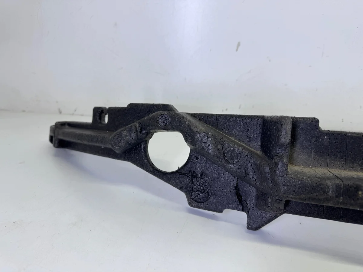 Audi A6 C8 4K0807550 Pianka Absorber