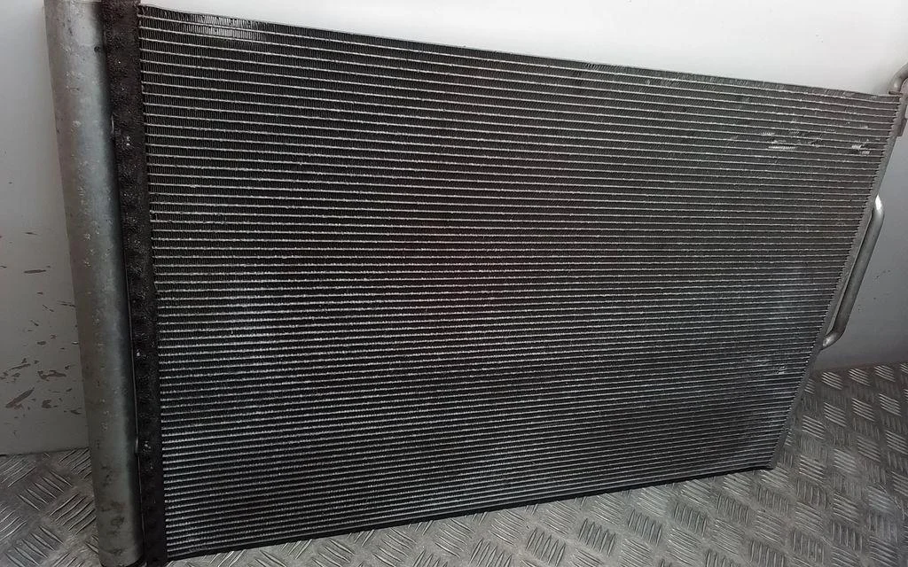 Condenseur clim Porsche Cayenne 7P0820411B image 3