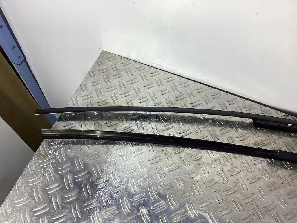 Porsche 991 Dachleiste 99153748202 gebraucht image 3