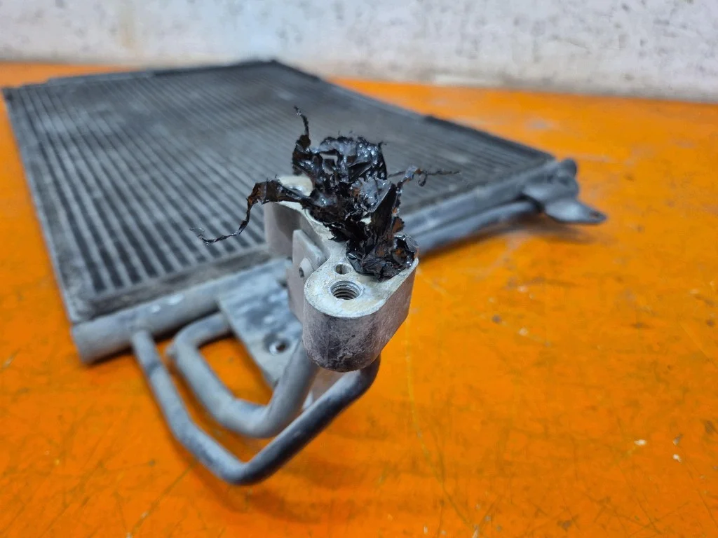 Klimaanlage Kühler VW Golf V 1.4 75PS gebraucht image 4
