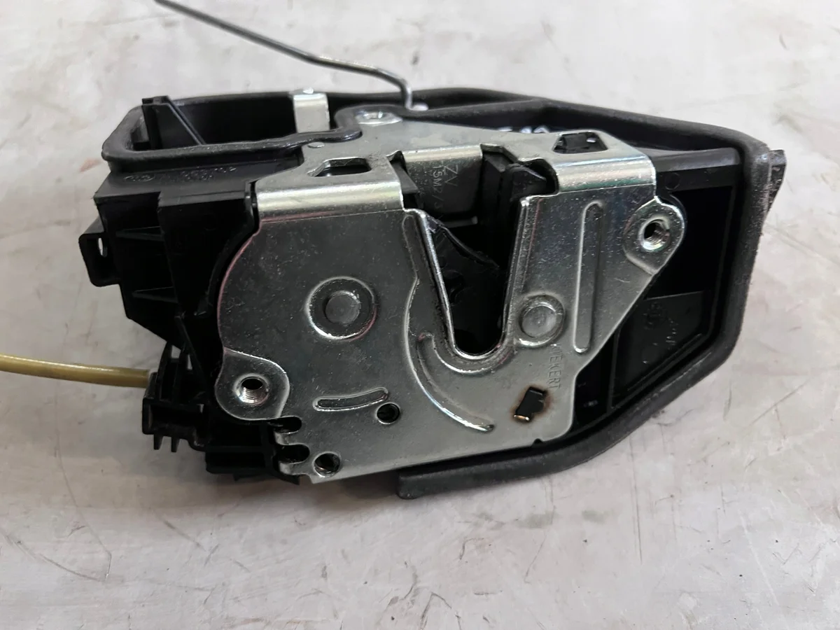 BMW F10 F11 Türschloss Rechts Vorne 7229458 image 3