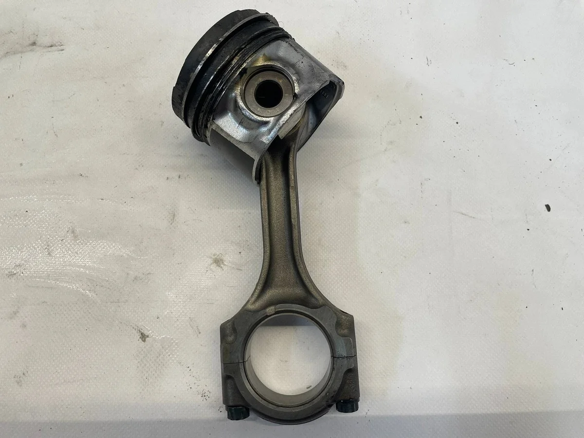 Pistón con biela Toyota Avensis 2.0 D4D