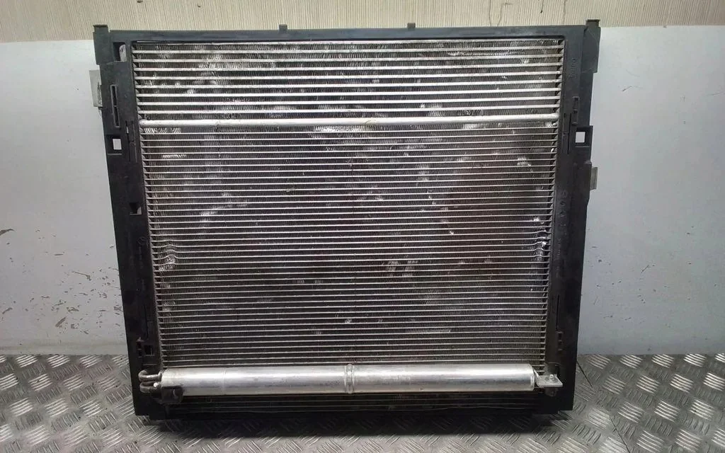A0995000002 Jäähdyttimen kehys Mercedes W166 X166