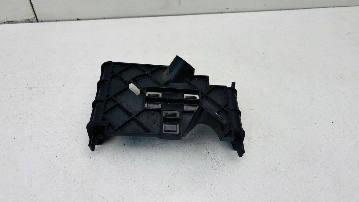Skoda Octavia Mk3 Steuergeräteeinheit Halterung 5Q0906507