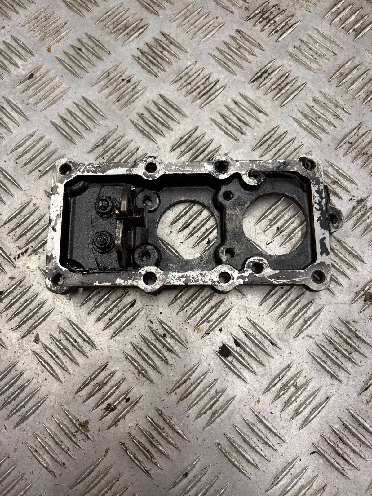 Gear Lever Support Mitsubishi L200 III BWZ5111
