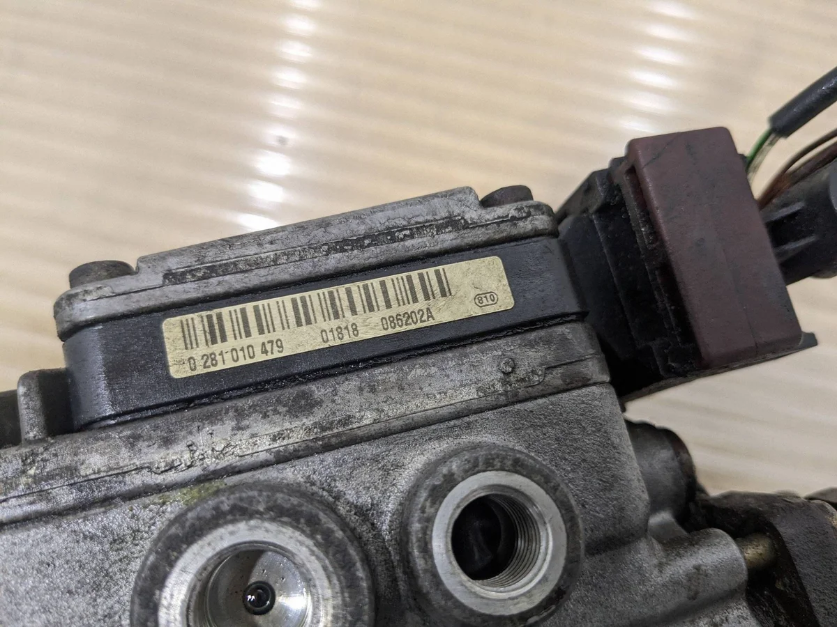 Pompe injection Ford Mondeo Mk III 0281010479 image 6