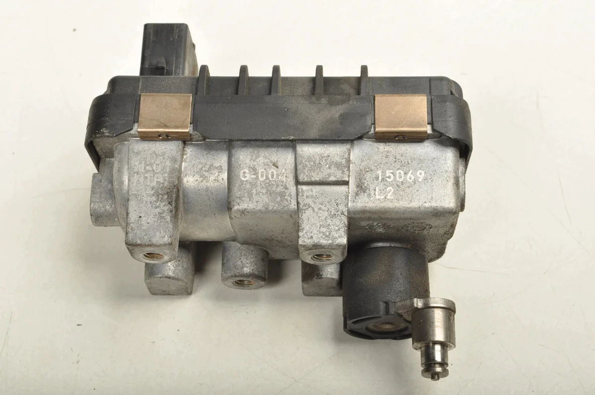 Regulador Turbina BMW E90 E60 E87 2.0D 6NW009660 image 3