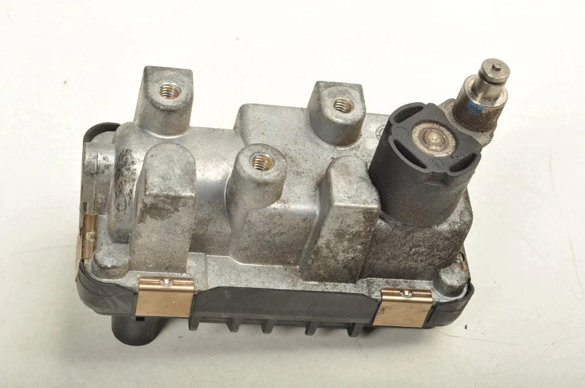 Regulador Turbina BMW E90 E60 E87 2.0D 6NW009660 image 5