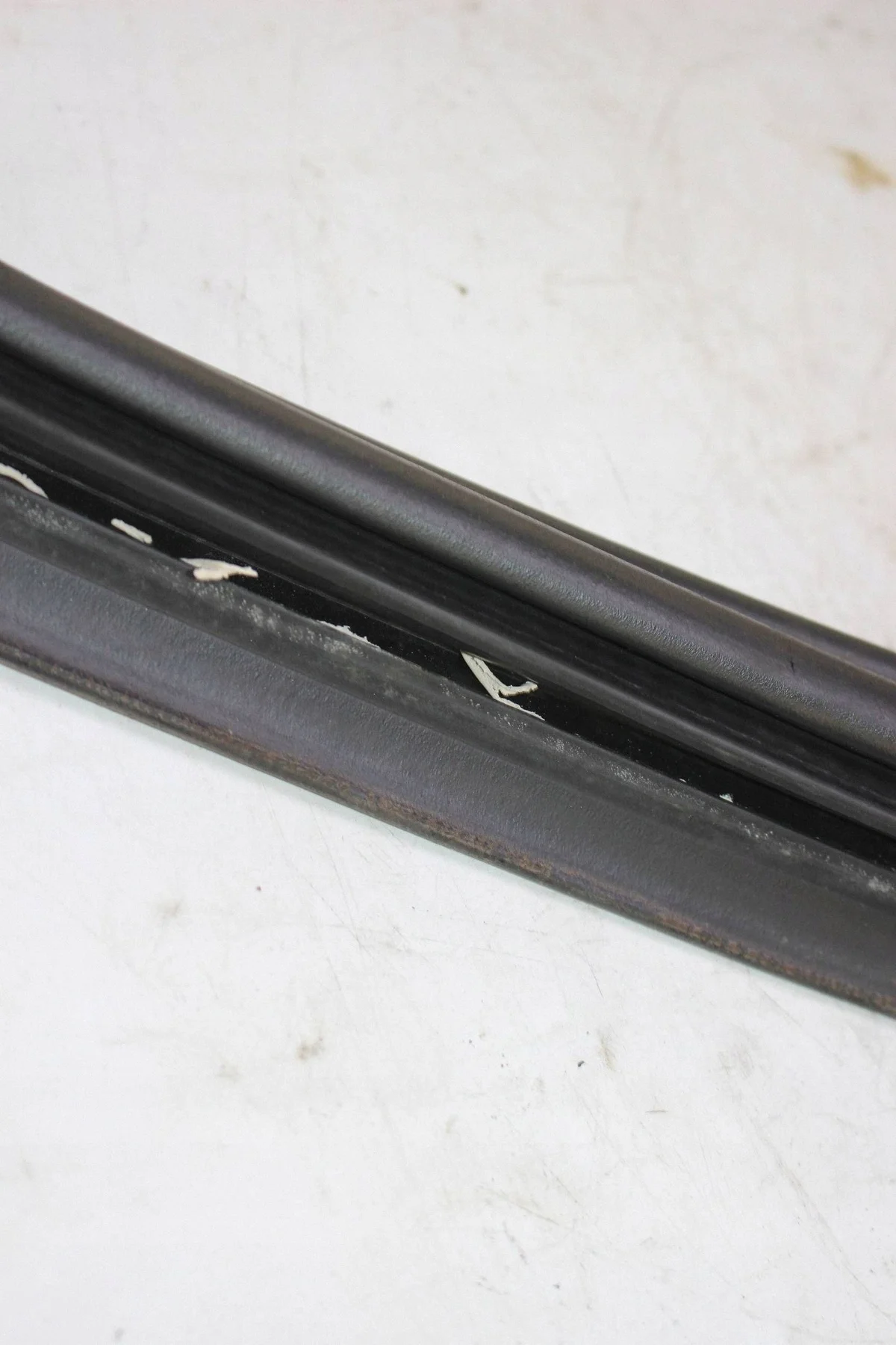 BMW X1 F48 Junta Maletero Trasera OEM 7350827 image 3