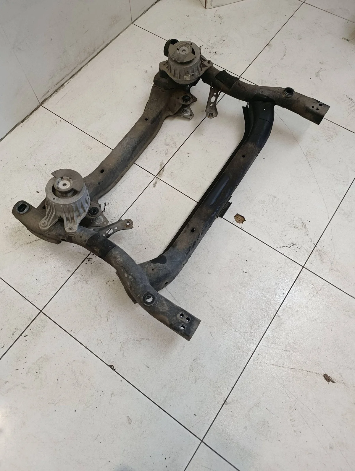 Eturungon alaosa Mercedes C W205 2.0 CGI