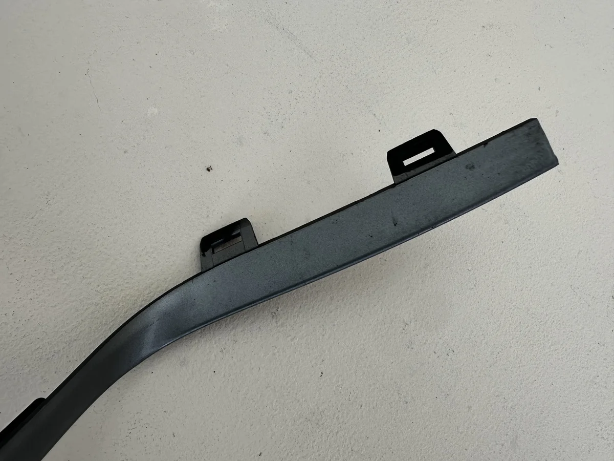 Range Rover Evoque Front Bumper Trim Left image 4