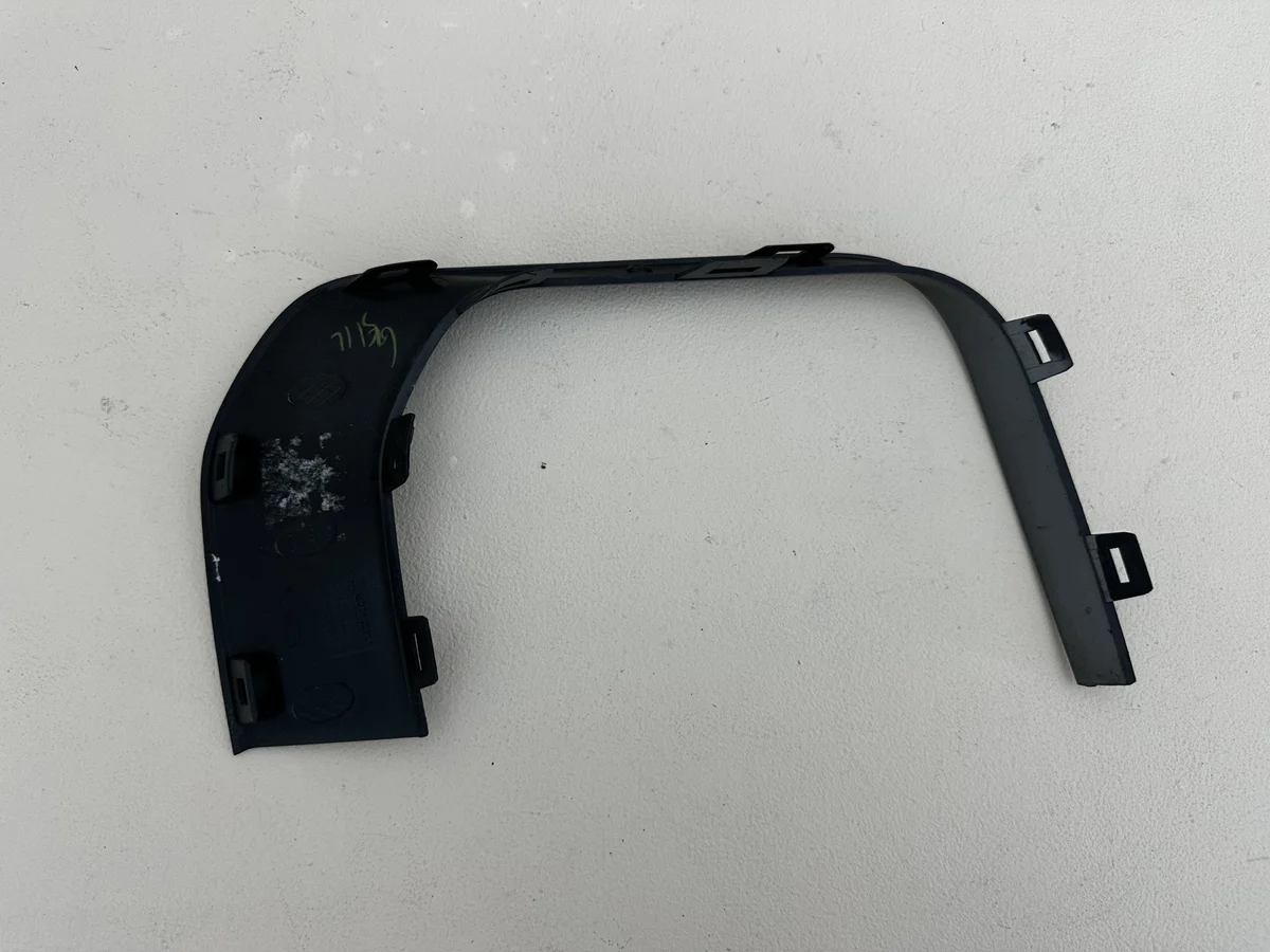 Range Rover Evoque Front Bumper Trim Left image 5