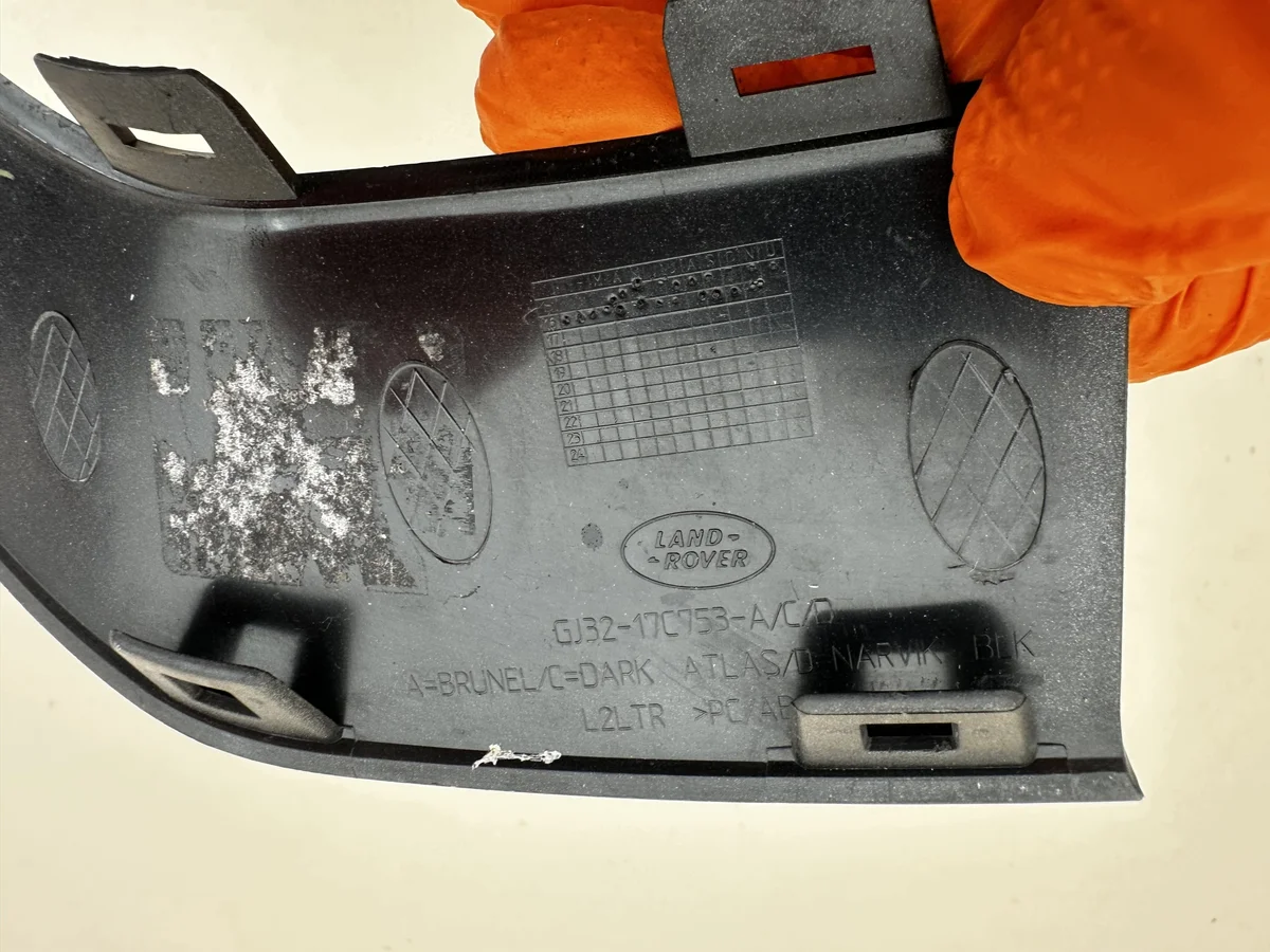 Range Rover Evoque Front Bumper Trim Left image 6
