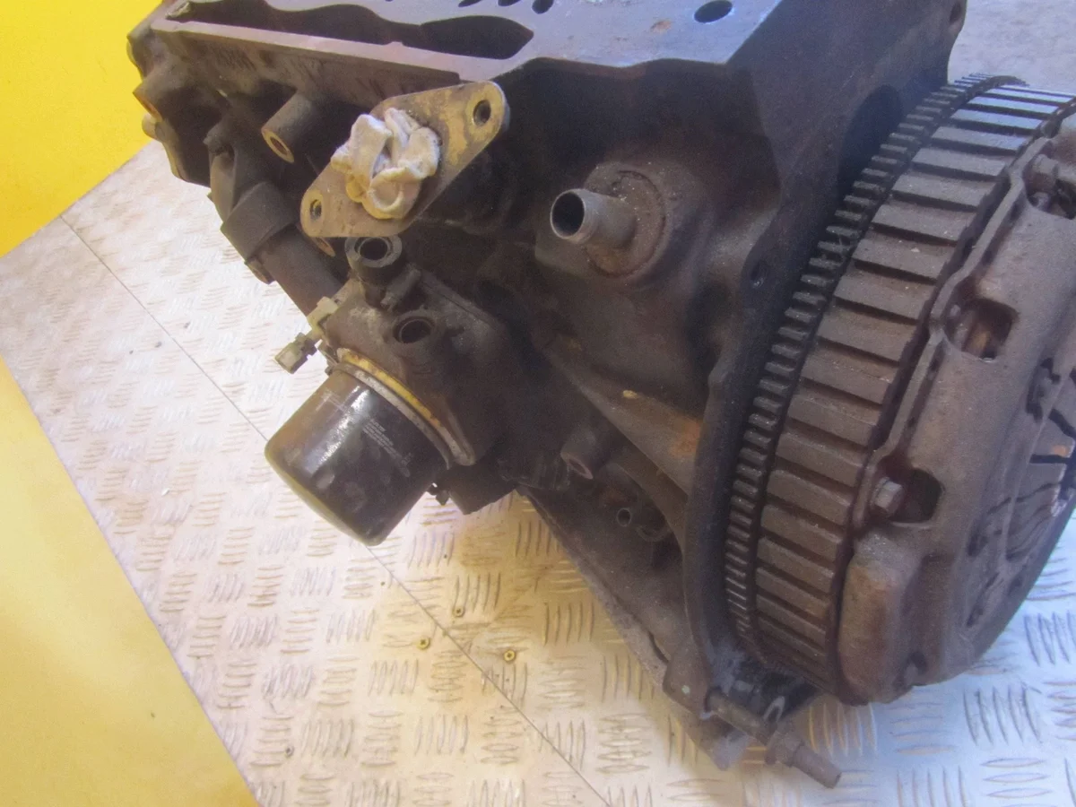 Bloco Motor Renault Trafic II (X83) Usado image 8