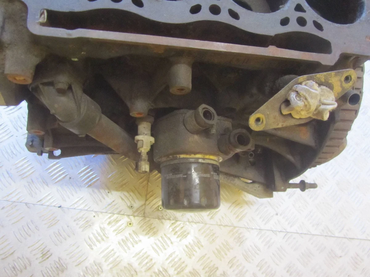 Bloco Motor Renault Trafic II (X83) Usado image 9