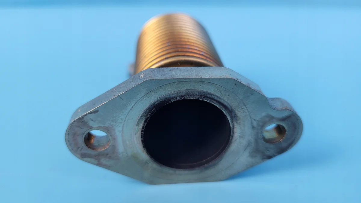 Tuyau Recirculation Gaz Échappement Mercedes W206 C200 image 3