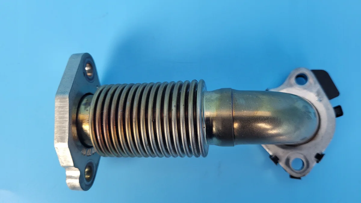 Tuyau Recirculation Gaz Échappement Mercedes W206 C200 image 5