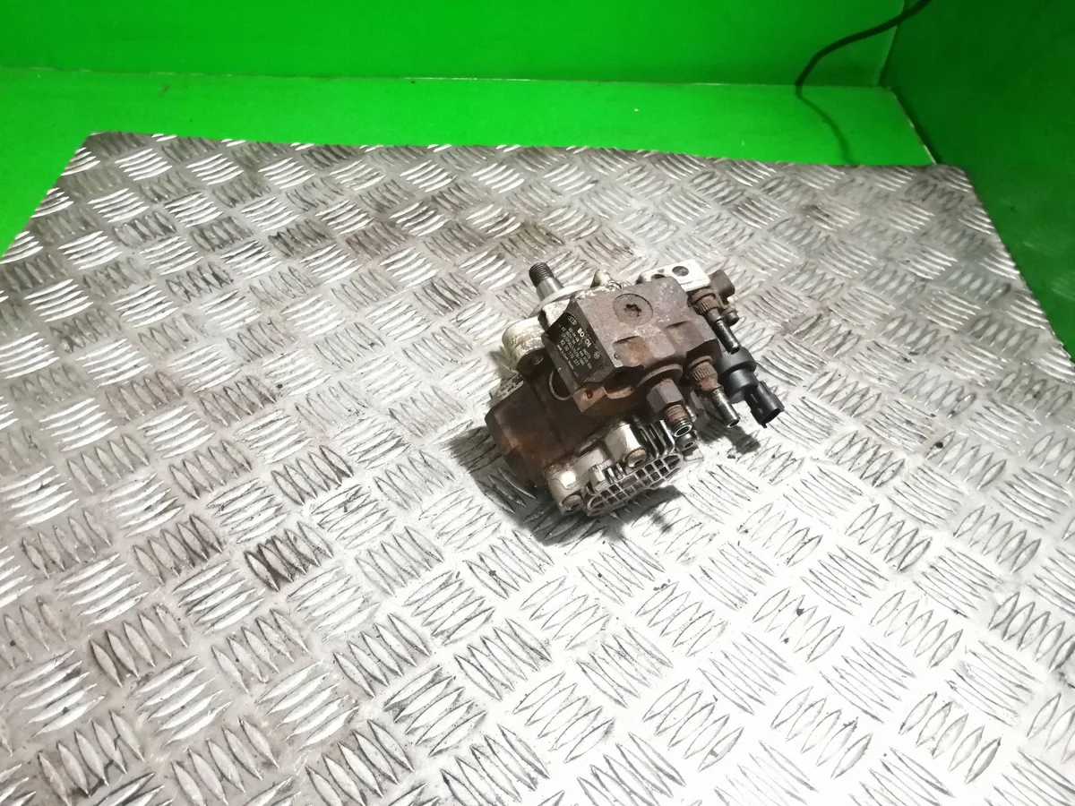 Renault 0445010033 polttoainepumppu, käytetty