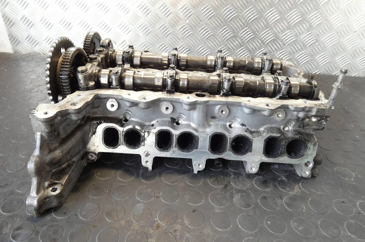 Culasse Opel Astra J 1.6 CDTI 555 968 85