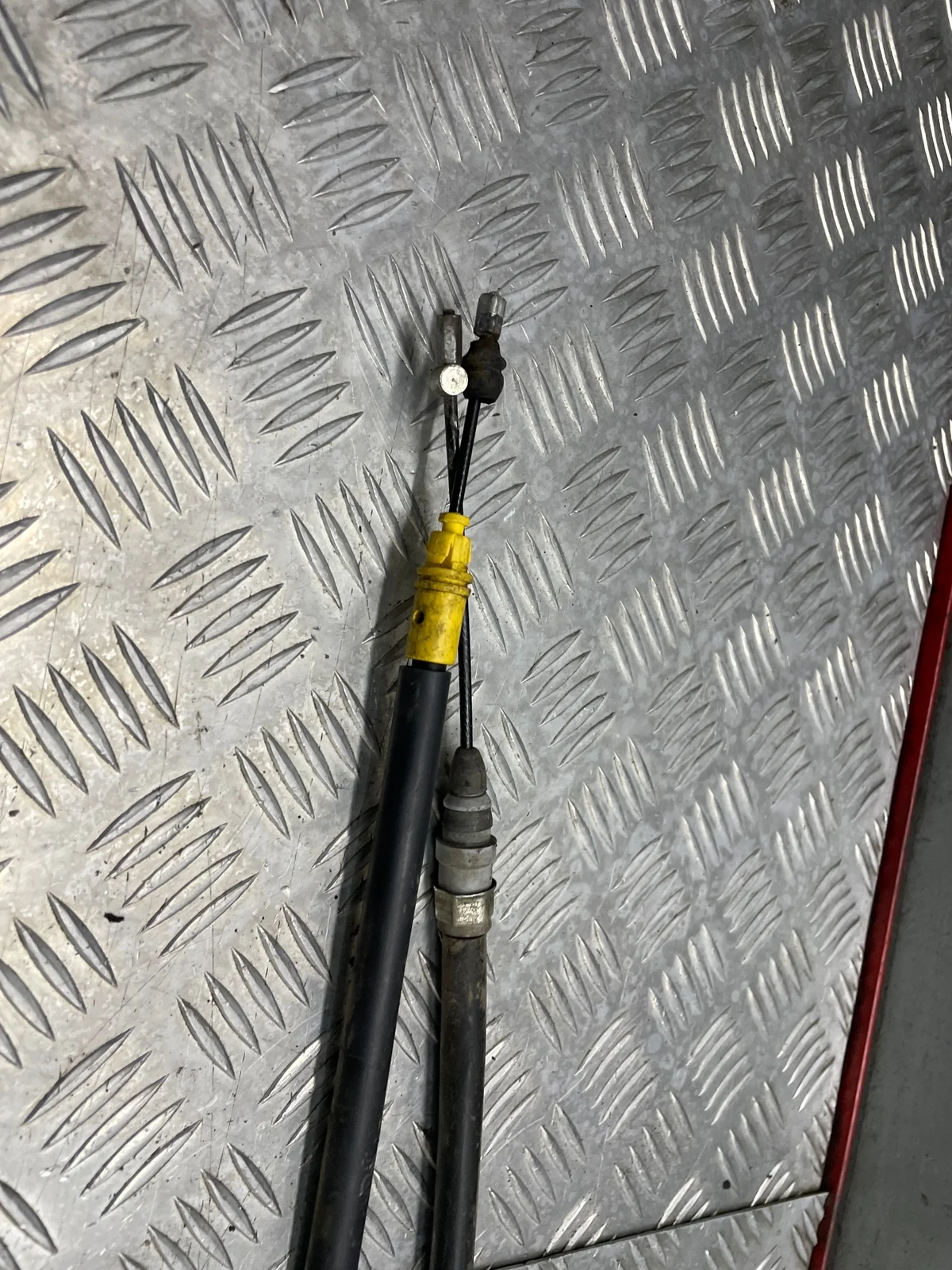 Käsijarrun vaijeri Citroen C4 Picasso I