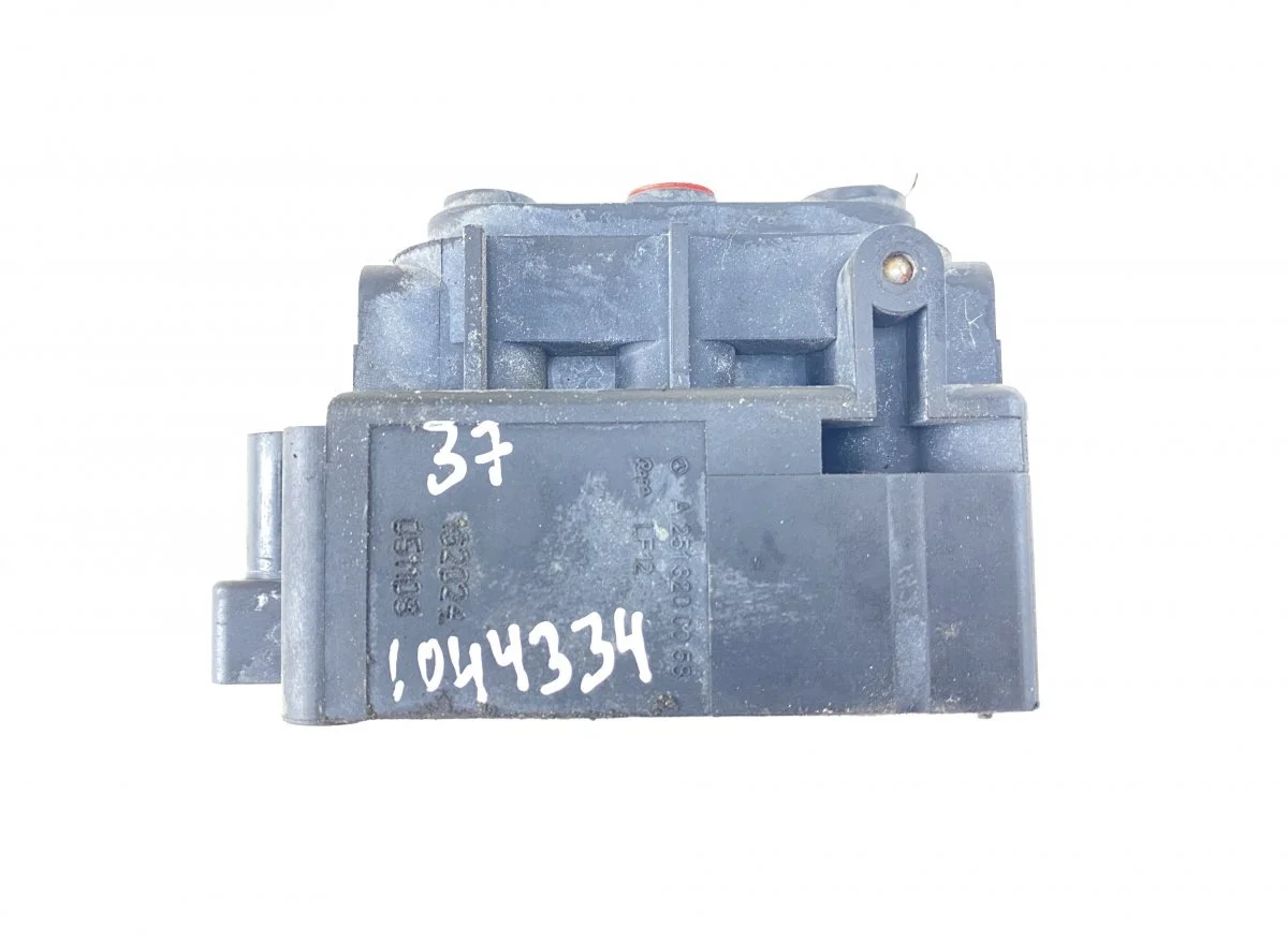 S-CLASS W221 Ilmanpainesulkulohko A2123200358