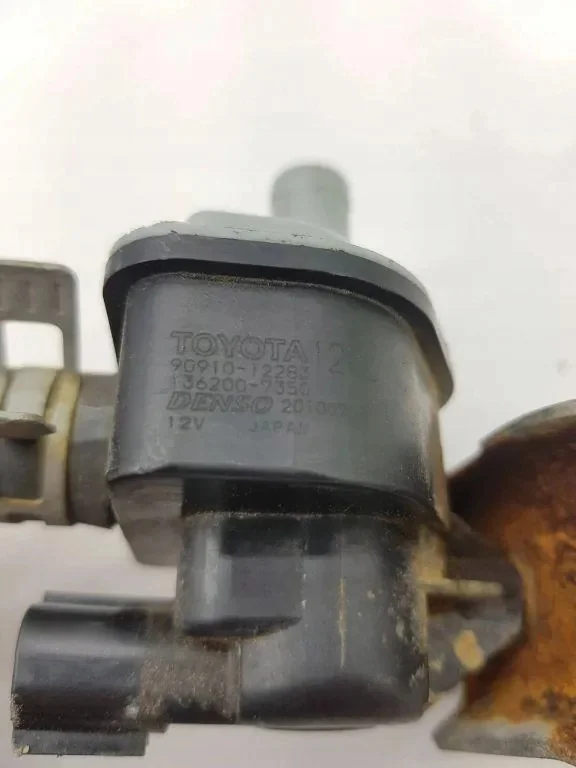 Válvula Solenoide Toyota Yaris 9091012283 Usada image 5