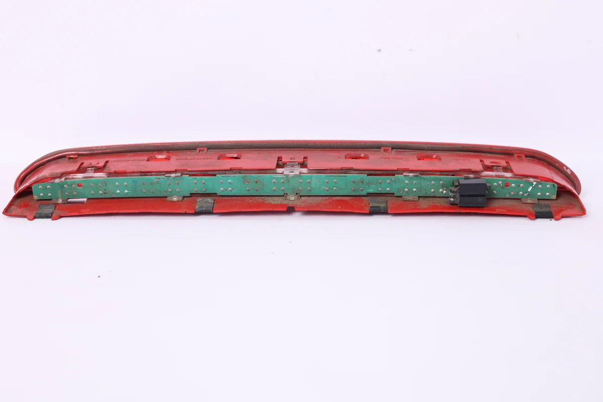 VW 1K6945097G Extra Bromsljus Begagnad image 3