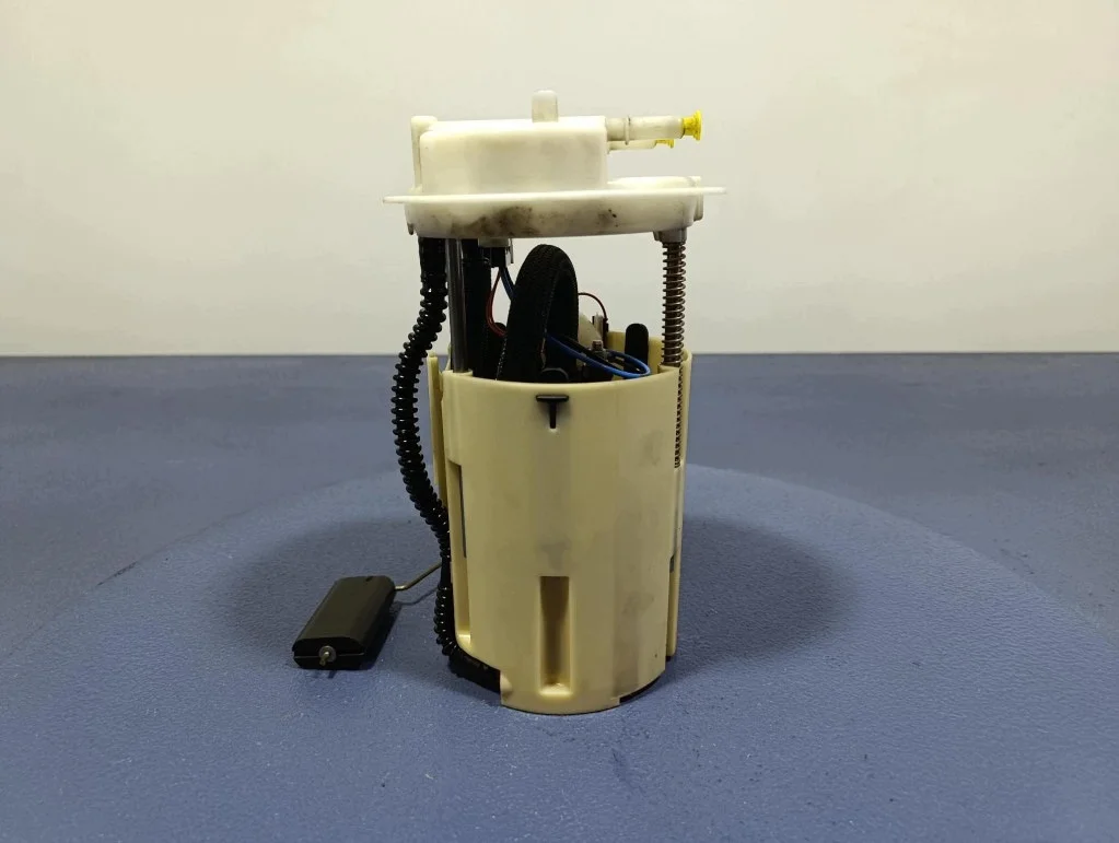 Fiat Croma II polttoainepumppu uimurilla