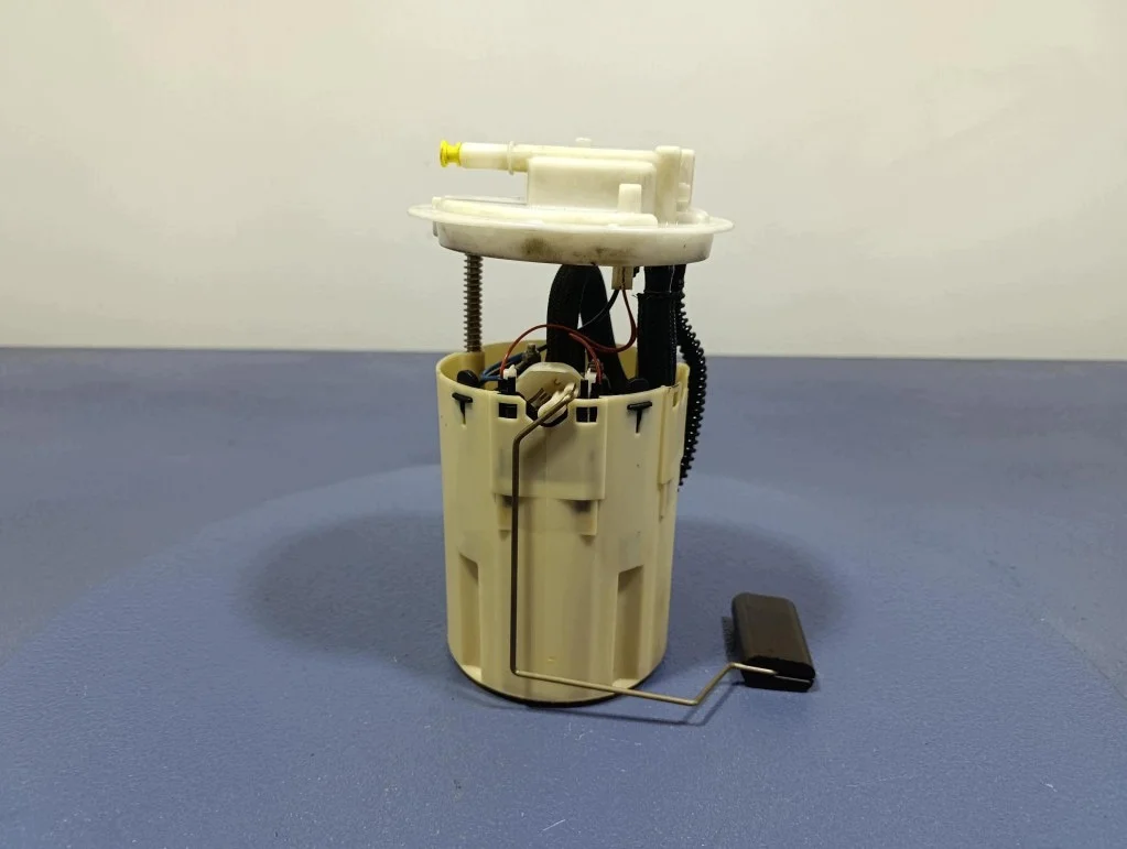 Fiat Croma II polttoainepumppu uimurilla image 3
