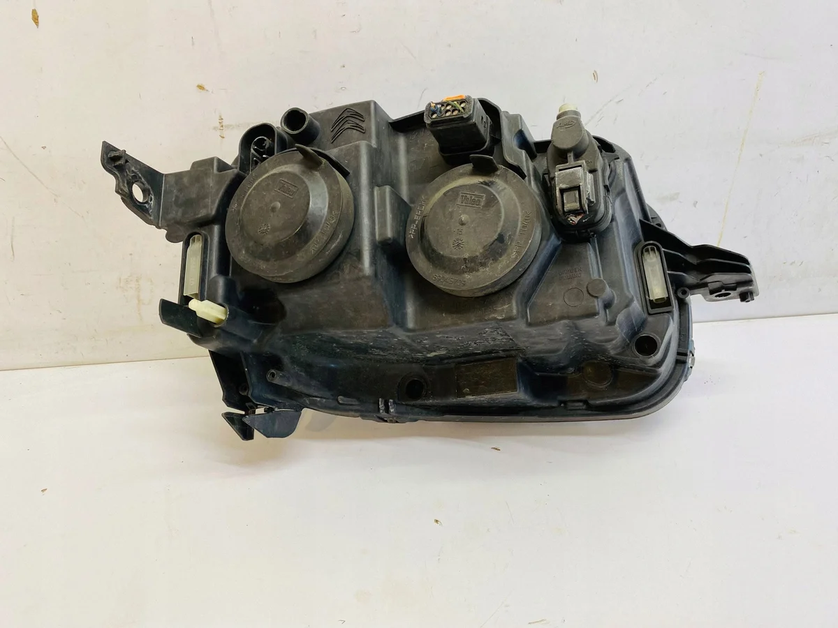 Citroen C3 III Headlight Left 9820060680 Used image 5