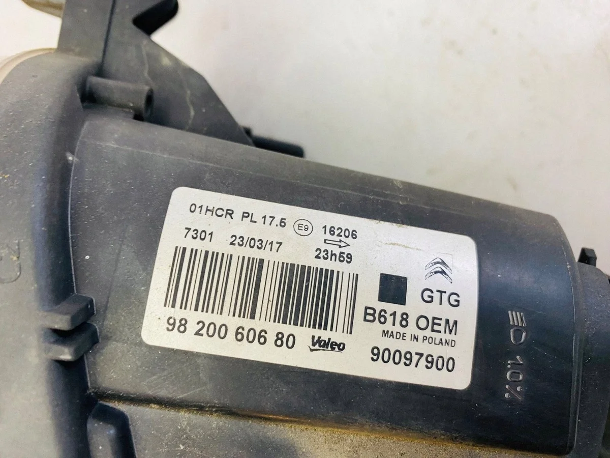 Citroen C3 III Headlight Left 9820060680 Used image 6