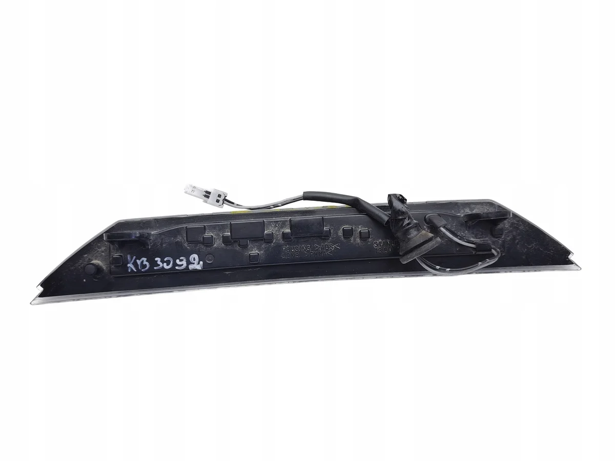Feu Stop Mitsubishi ASX Outlander 8334A093 image 7