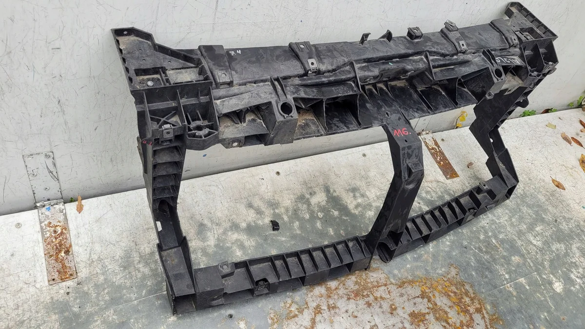 Refuerzo panel frontal Renault Trafic III image 3