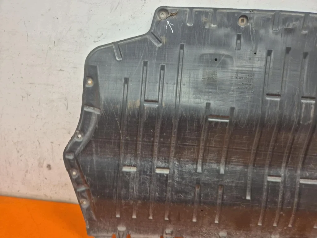 VW Touran 03-06 Unterbodenschutz 1K0825237N image 3